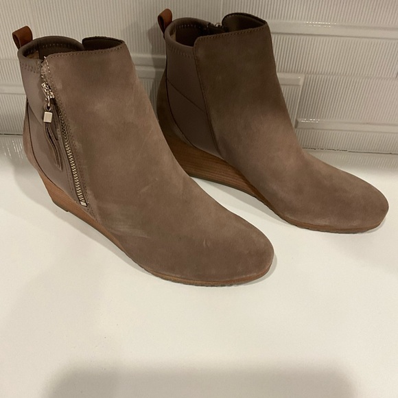 Dr. Scholl’s Countdown Wedge Bootie Women’s, Size 8.5M , Taupe Grey - New - Picture 3 of 9